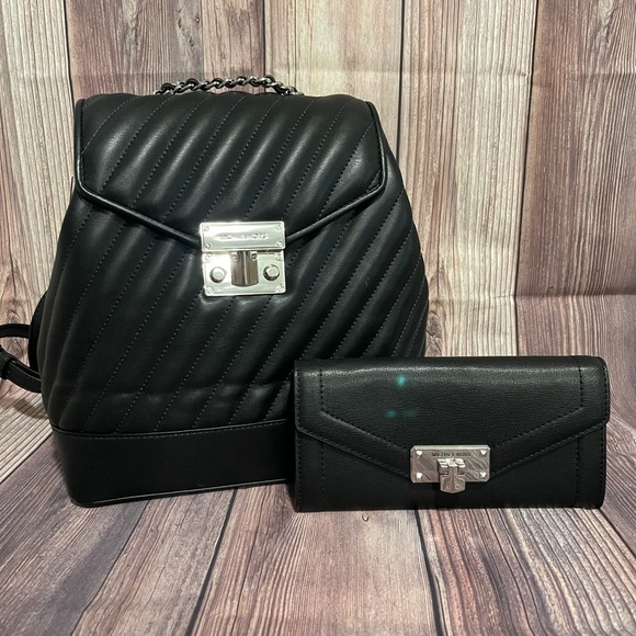 Michael Kors Backpack & Wallet Black - Picture 2 of 10